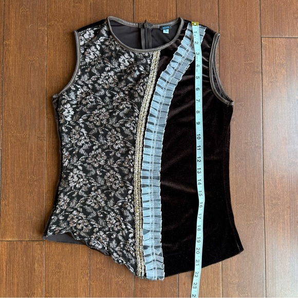 Unique Brown and Gold‎ Sleeveless Top - Picture 7 of 7